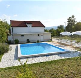 3 Bedroom Villa with Pool & Tennis Court near Sinj, sleeps 8